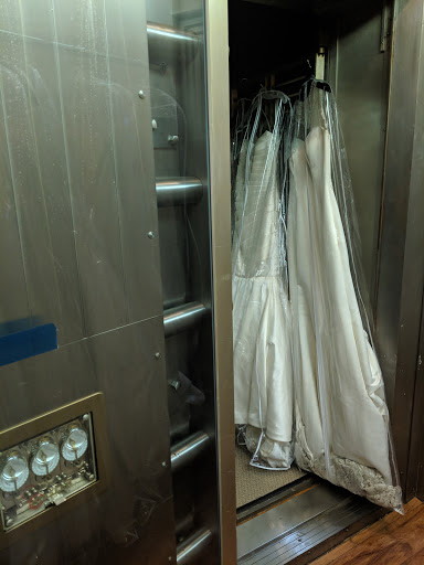 Bridal Shop «Philly Bride», reviews and photos, 304 Walnut St, Philadelphia, PA 19106, USA