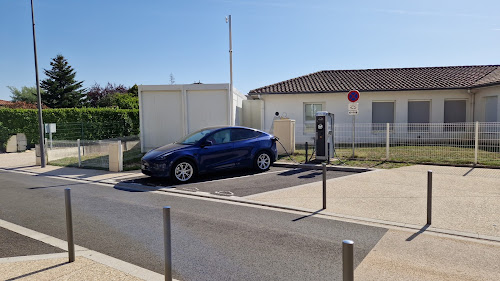 Borne de recharge de véhicules électriques Freshmile Charging Station Arveyres