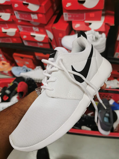 Tiendas para comprar zapatillas deportivas Santo Domingo