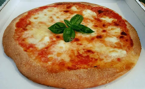 Pizzeria SANT'ELENA 68 Via Adalgisa Corradini, 18, 43037 Lesignano de' Bagni PR, Italia