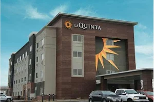 La Quinta Inn & Suites by Wyndham Wichita Airport image