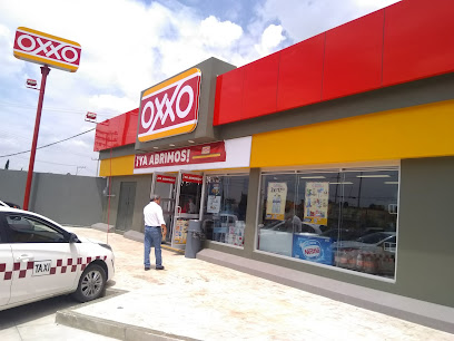 Oxxo plaza banderas