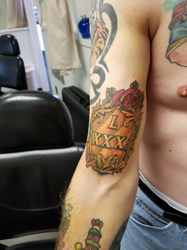 Tattoo Shop «Destiny Tattoo Studio», reviews and photos, 1822 NJ-35, South Amboy, NJ 08879, USA