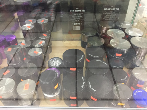 Tobacco Shop «Suwanee Smoke Shop», reviews and photos, 3033 Lawrenceville-Suwanee Rd, Suwanee, GA 30024, USA