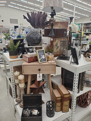 Home Goods Store «Tuesday Morning», reviews and photos, 1000 E Rte 66, Glendora, CA 91740, USA