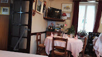 Atmosphère du Restaurant français Auberge Ensoleillée à Dun-les-Places - n°13
