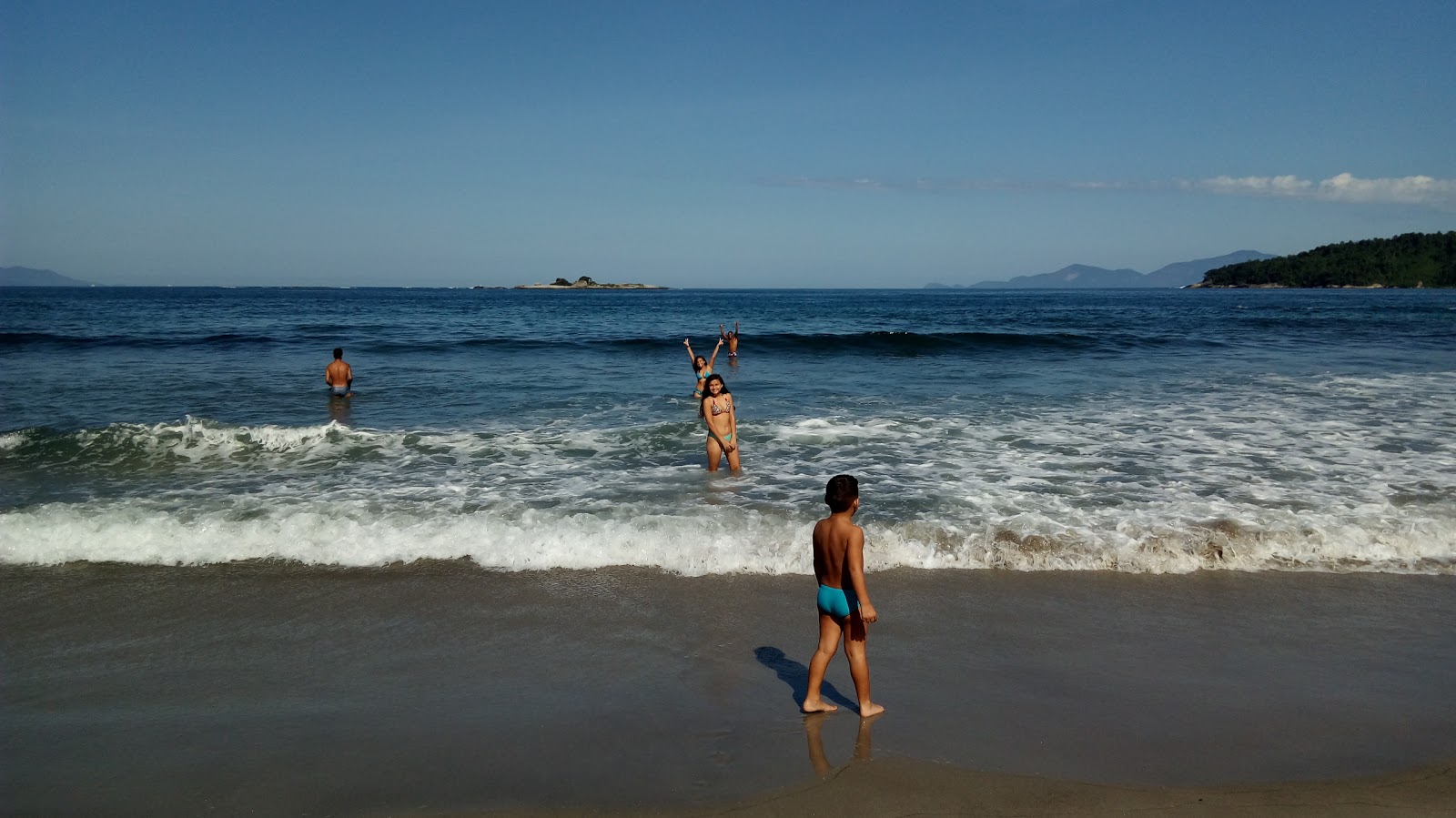 Foto de Praia do Coqueiro - lugar popular entre os apreciadores de relaxamento