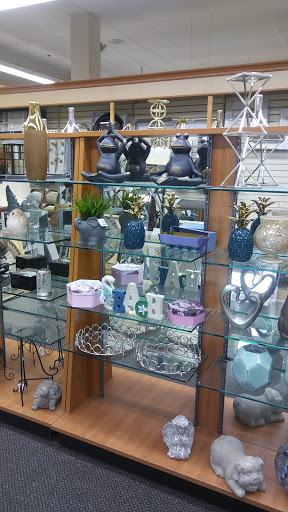 Shopping Mall «Eastland Center», reviews and photos, 18000 Vernier Rd, Harper Woods, MI 48225, USA