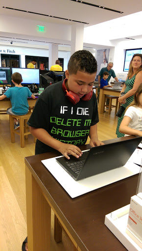 Computer Store «Microsoft Store - International Plaza», reviews and photos, 2223 N Westshore Blvd, Tampa, FL 33607, USA