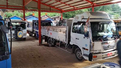 Photos of 10 Min Truck Stop Camp