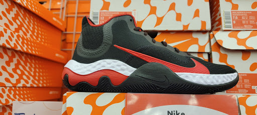 Shoe Store «Shoe Carnival», reviews and photos, 2105 N Prospect Ave, Champaign, IL 61822, USA