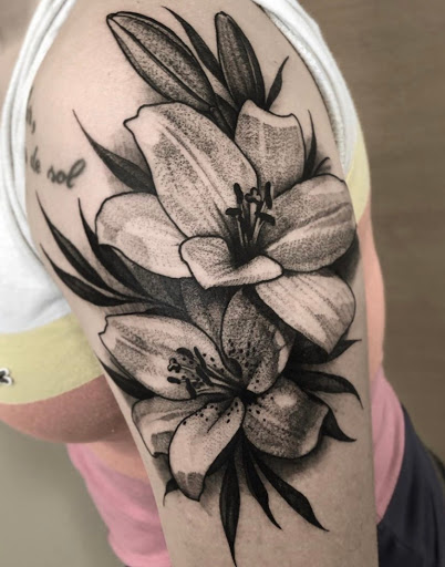 Explore optical illusion tattoo ideas, creative tattoo ideas in Honolulu, available at Tattoolicious Tattoo Waikiki