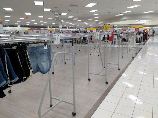Clothing Store «Burlington Coat Factory», reviews and photos, 3800 US-98 #510, Lakeland, FL 33809, USA