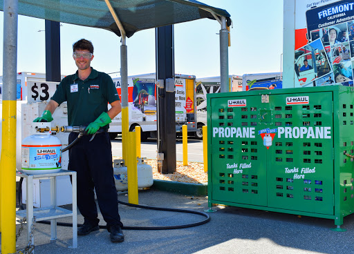 Truck Rental Agency «U-Haul Moving & Storage of Thornton», reviews and photos, 4833 Thornton Ave, Fremont, CA 94536, USA