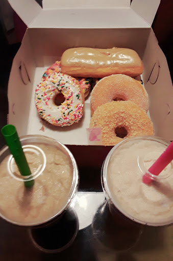 Donut Shop «Daily Donuts», reviews and photos, 10725 W Indian School Rd, Avondale, AZ 85392, USA