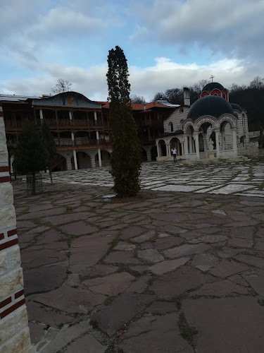 Б.М.В - СЕРВИЗ ПЕРНИК - Автомобилен сервиз