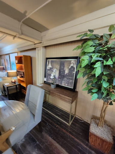 Furniture Store «What’s New? Furniture», reviews and photos, 439 SE Grand Ave, Portland, OR 97214, USA