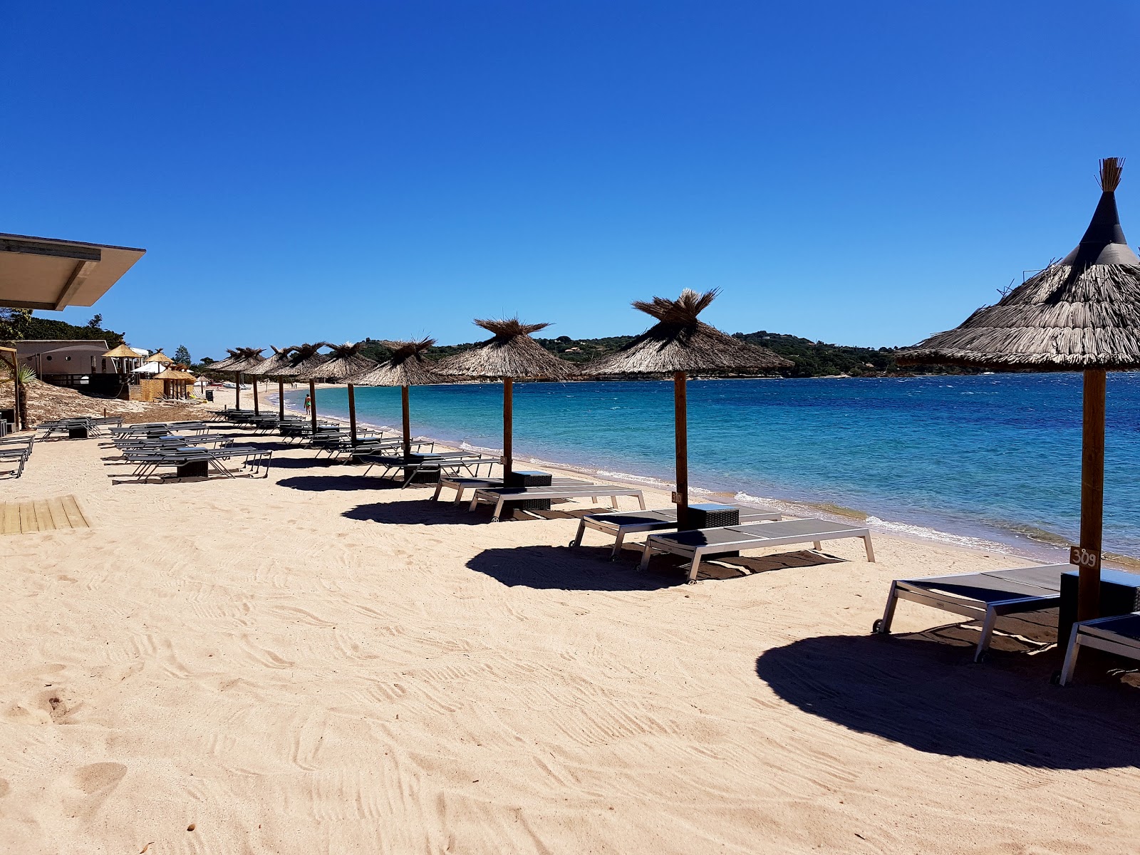 Zdjęcie Plage de Cala Rossa II położony w naturalnym obszarze