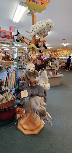 Book Store «Phoenix & Dragon Bookstore», reviews and photos, 5531 Roswell Rd NE, Sandy Springs, GA 30342, USA