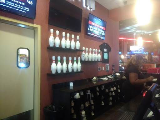 Movie Theater «Frank Theatres CineBowl & Grille at Parkside Town Commons», reviews and photos, 1140 Parkside Main St, Cary, NC 27519, USA