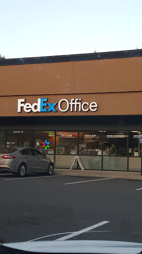 Print Shop «FedEx Office Print & Ship Center», reviews and photos, 101 37th Ave SE B, Puyallup, WA 98374, USA