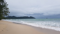 Foto von Aow Yai Beach und die siedlung