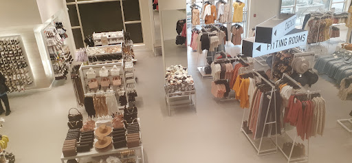 Clothing Store «Forever 21», reviews and photos, 14500 W Colfax Ave #145, Lakewood, CO 80401, USA