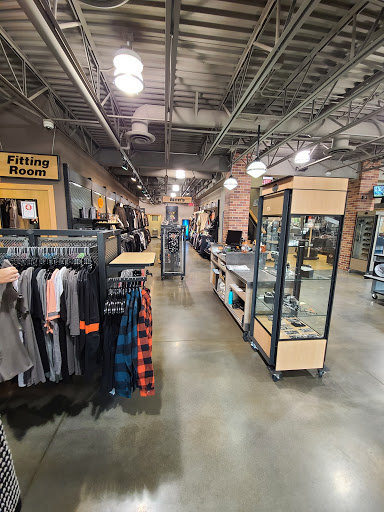 Harley-Davidson Dealer «Mathews Harley-Davidson», reviews and photos, 548 N Blackstone Ave, Fresno, CA 93701, USA