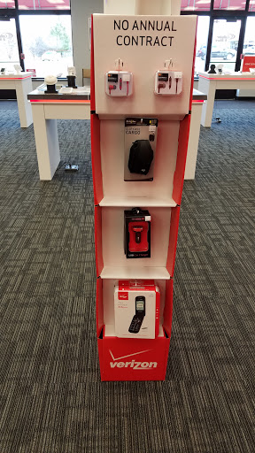 Cell Phone Store «Verizon Wireless Premium Retailer - Cellular & More», reviews and photos, 1192 S Main St #300, Chelsea, MI 48118, USA
