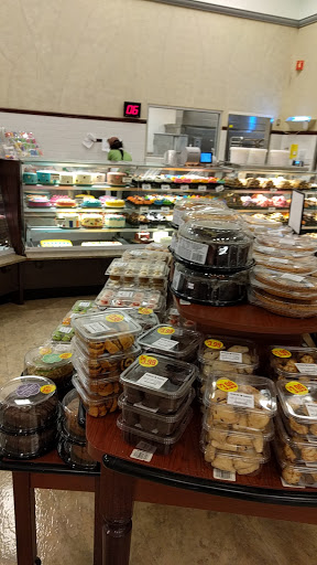 Grocery Store «Metro Market», reviews and photos, 1123 N Van Buren St, Milwaukee, WI 53202, USA