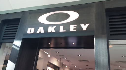 Sunglasses Store «Oakley Store», reviews and photos, 6401 Bluebonnet Blvd #1088, Baton Rouge, LA 70836, USA