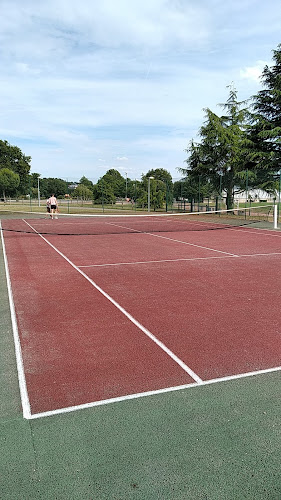 tennis à Saint-Étienne-de-Montluc