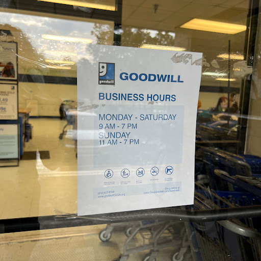 Outlet Store «Goodwill Outlet», reviews and photos