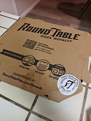 Pizza Restaurant «Round Table Pizza», reviews and photos, 550 Montecito Center, Santa Rosa, CA 95405, USA