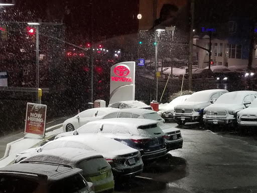 Toyota Dealer «Koons Arlington Toyota», reviews and photos, 4045 Lee Hwy, Arlington, VA 22207, USA