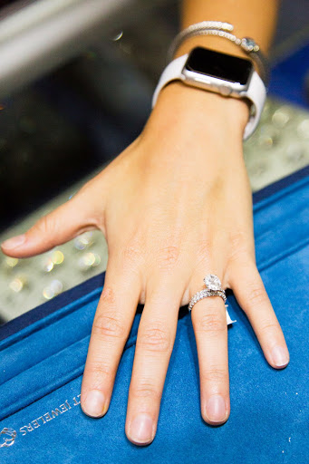 Jewelry Store «Select Jewelers, LLC», reviews and photos, 2221 S Voss Rd, Houston, TX 77057, USA