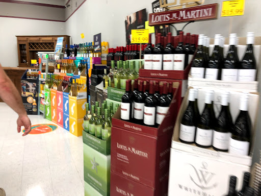 Liquor Store «MGM Liquor Warehouse», reviews and photos, 495 17th Ave N, Hopkins, MN 55305, USA