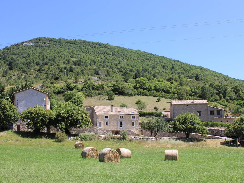 Le Mas de Léoux à Villeperdrix (Drôme 26)