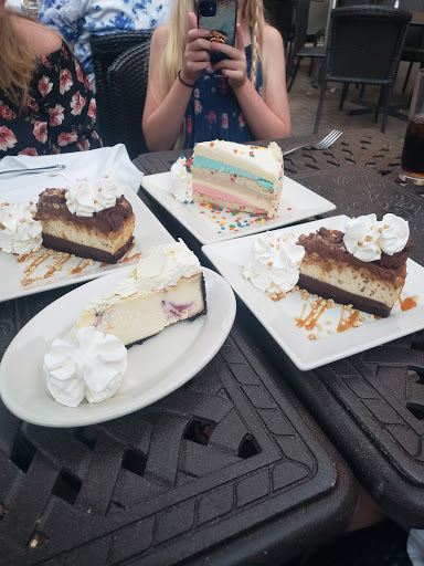 Restaurant «The Cheesecake Factory», reviews and photos, 1566 Polaris Pkwy, Columbus, OH 43240, USA