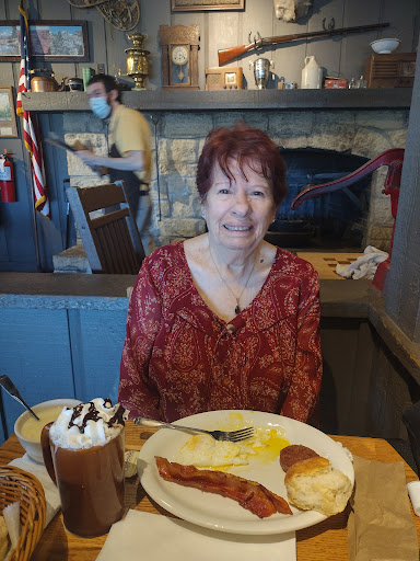 American Restaurant «Cracker Barrel Old Country Store», reviews and photos, 350 W 120th Ave, Northglenn, CO 80234, USA