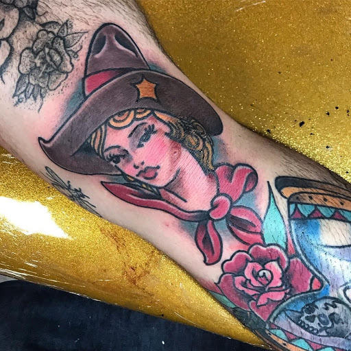 Explore small symbol tattoo ideas, creative tattoo ideas in Laredo, available at Por Vida Tattoos