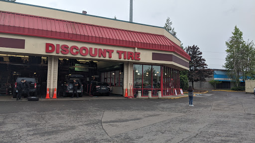 Tire Shop «Discount Tire Store - Clackamas, OR», reviews and photos, 8380 SE Sunnyside Rd, Clackamas, OR 97015, USA