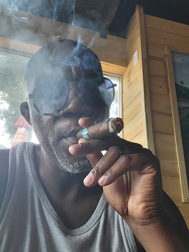 Cigar Shop «MC Cigar Shop and Lounge», reviews and photos, 3331 Lithia Pinecrest Rd, Valrico, FL 33596, USA