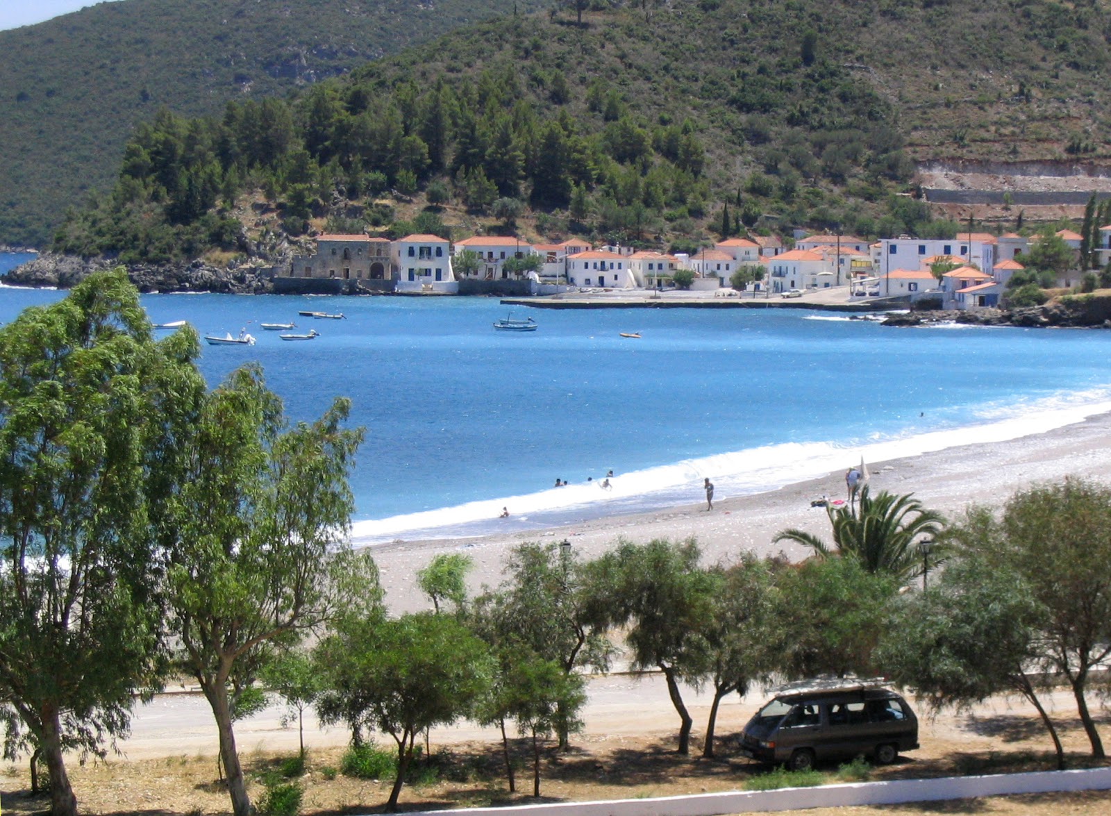Photo de Zorakas Bay beach et le règlement