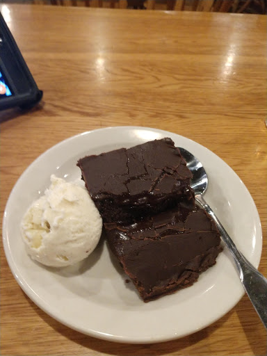 American Restaurant «Cracker Barrel Old Country Store», reviews and photos, 5580 Windward Pkwy, Alpharetta, GA 30004, USA