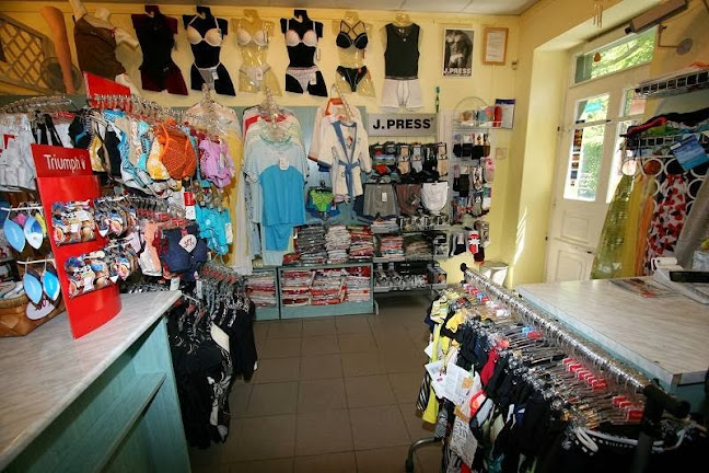 Opinii despre Kapucni Fehérnemű în Vác - Bolt