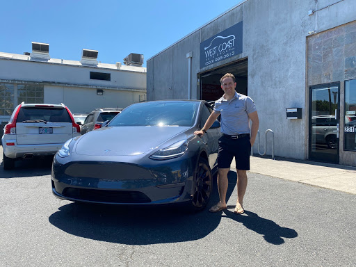 Used Car Dealer «West Coast Auto Group», reviews and photos, 231 NE 10th Ave, Portland, OR 97232, USA