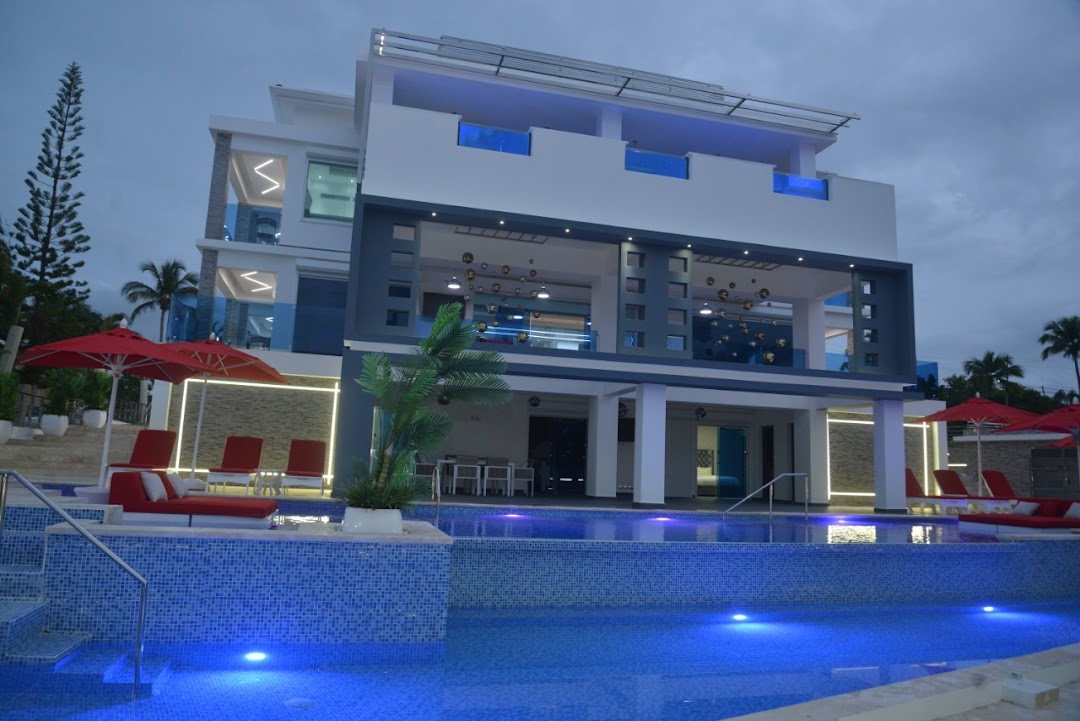 LUXURY VILLA