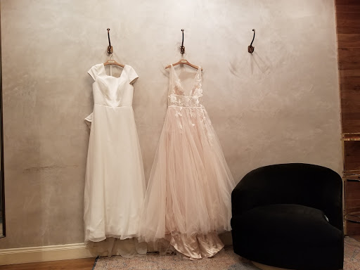 Bridal Shop «BHLDN», reviews and photos, 8 E Walton St, Chicago, IL 60611, USA