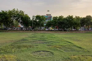 Fareed Commercial Area Park image